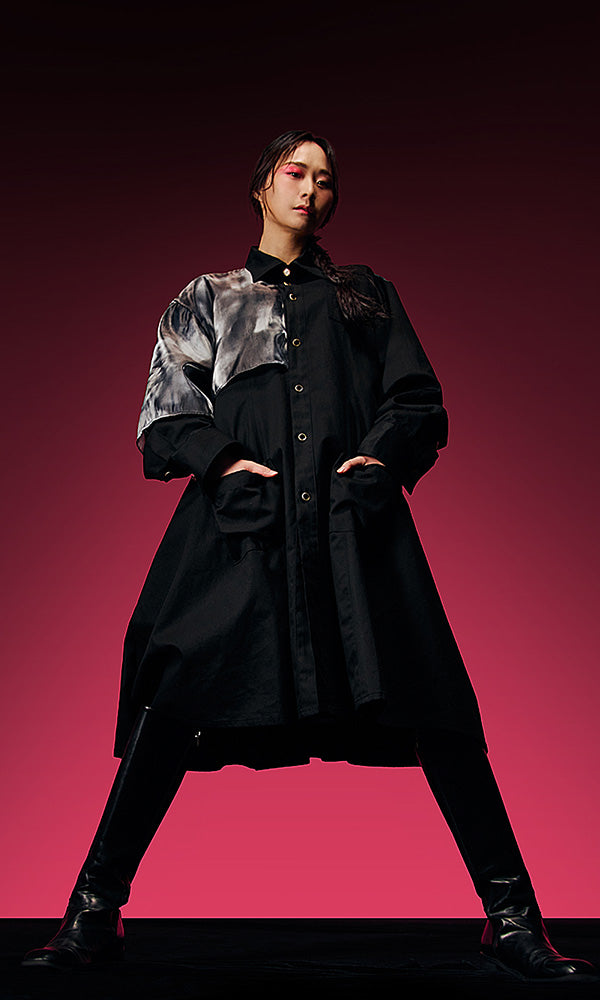 韓国ブランド Reculer レキュリー シースルーケイプ ロングシャツ ブラック 着用コーデ 全身 モデル174cm