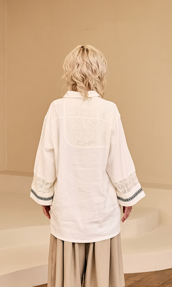 レキュリー リネンシャツ アイボリー バックスタイル 韓国ミニマルコーデ