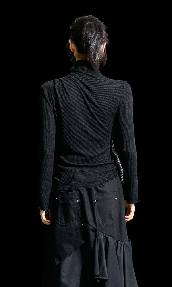 ストリング調整で表情が変わる韓国ブランド ファッショントップス