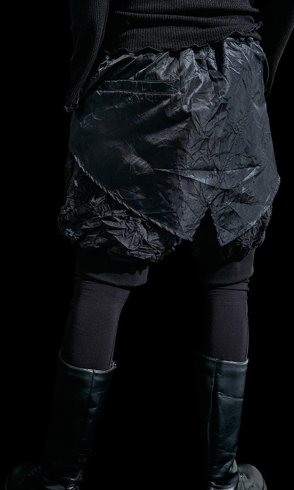 抜け感のある韓国ファッション コーデに使えるレイヤードパンツ