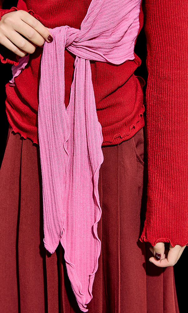 ストリング調整で表情が変わる韓国ブランド ファッショントップス