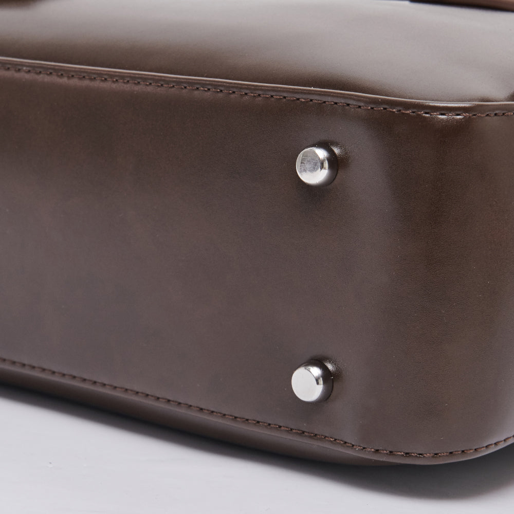 韓国 バッグ 人気 ブランド ミニマル デザイン