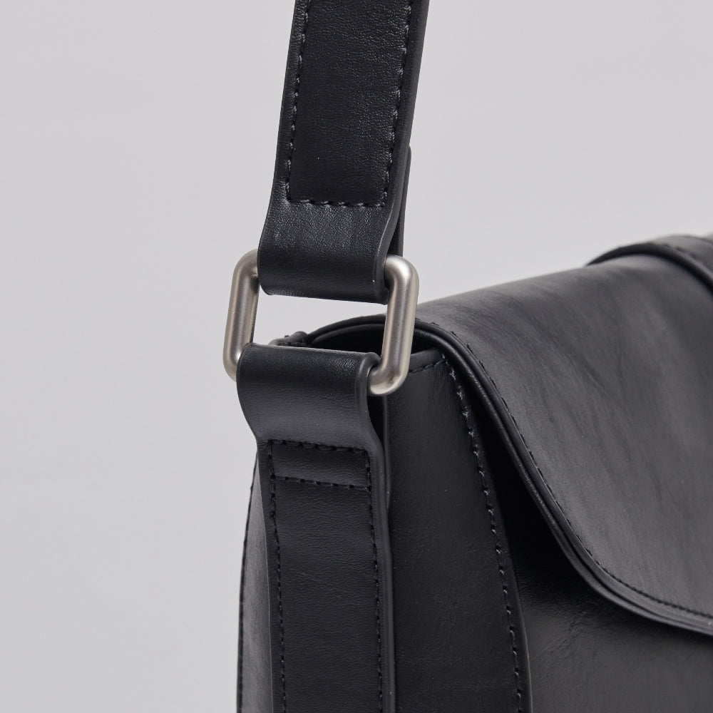 韓国 バッグ 革 風 ディテール ミニマル