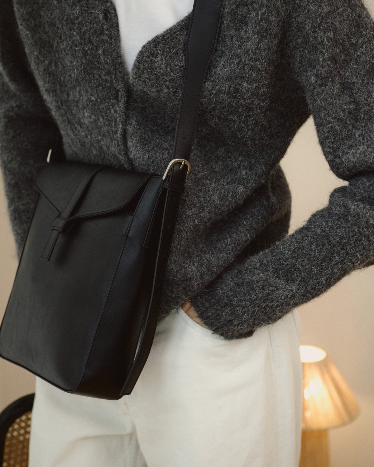 韓国 ショルダー バッグ 人気 大人 コーデ