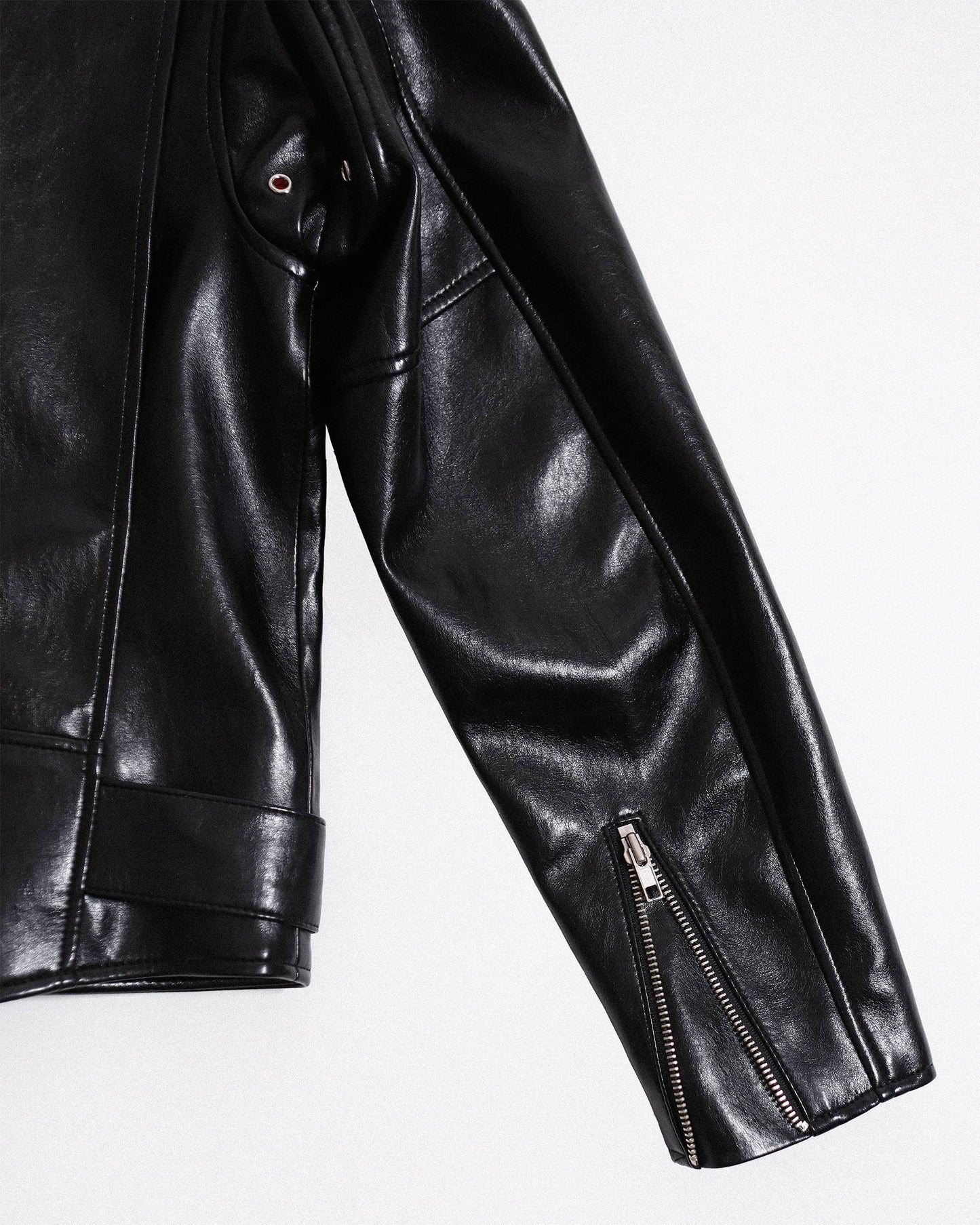 REVURA ライダースジャケット 韓国ファッション コーデ 2025