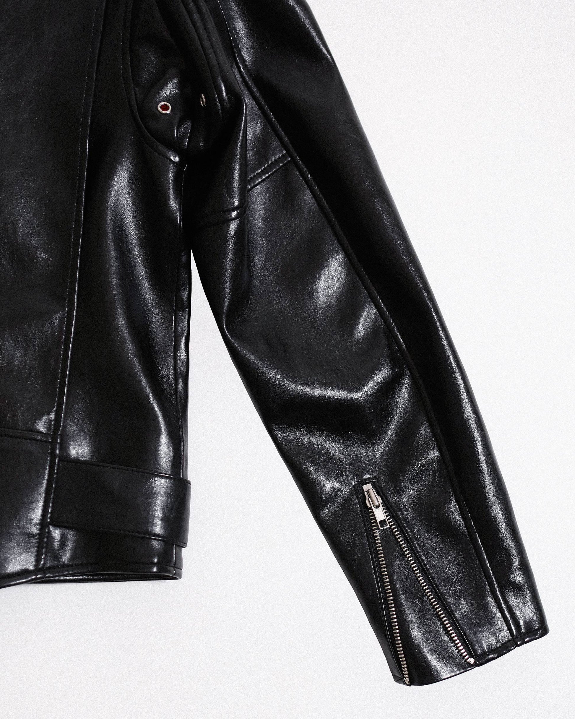 REVURA ライダースジャケット 韓国ファッション コーデ 2025