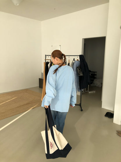 スカイブルー ロンT バックスタイル