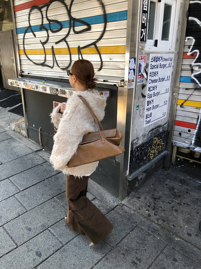 ストリートコーデ ブラウンカーゴパンツ