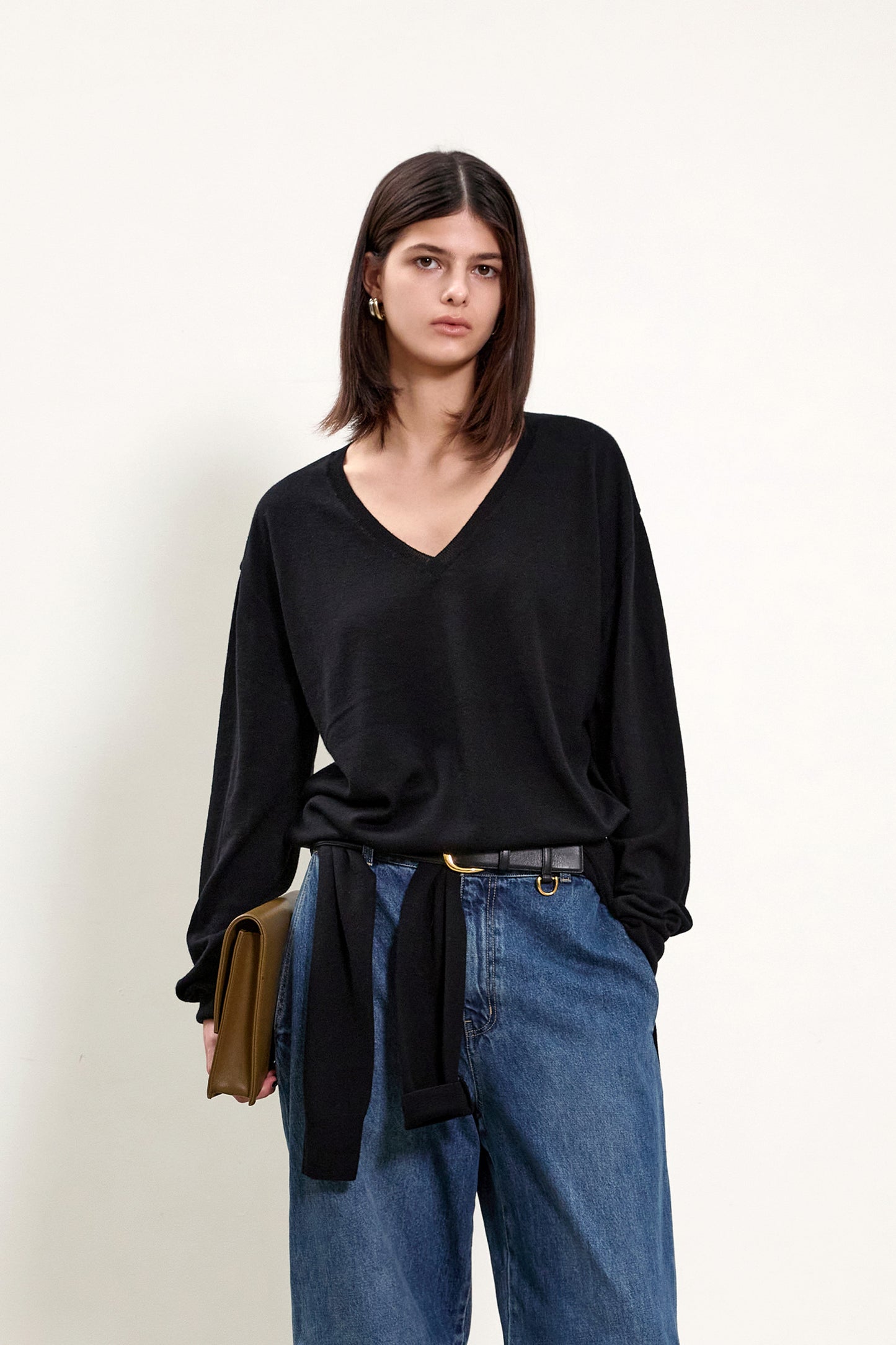 【BLOSSOM H COMPANY 2025AW】MOAHE V-NECK KNIT