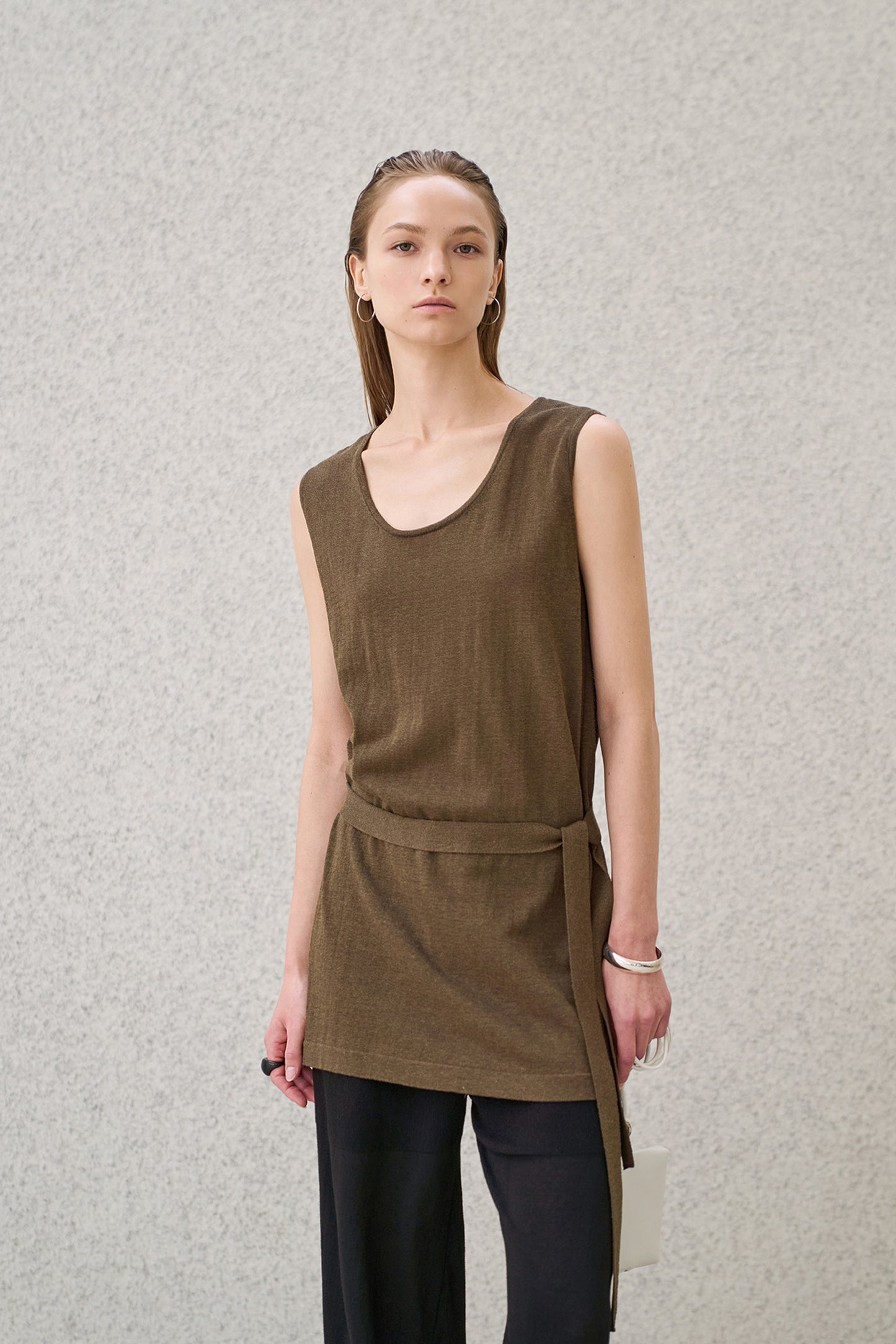 [BLOSSOM H COMPANY 2025SS] PAUL SLEEVELESS KNIT PAUL SLEEVELESS KNIT