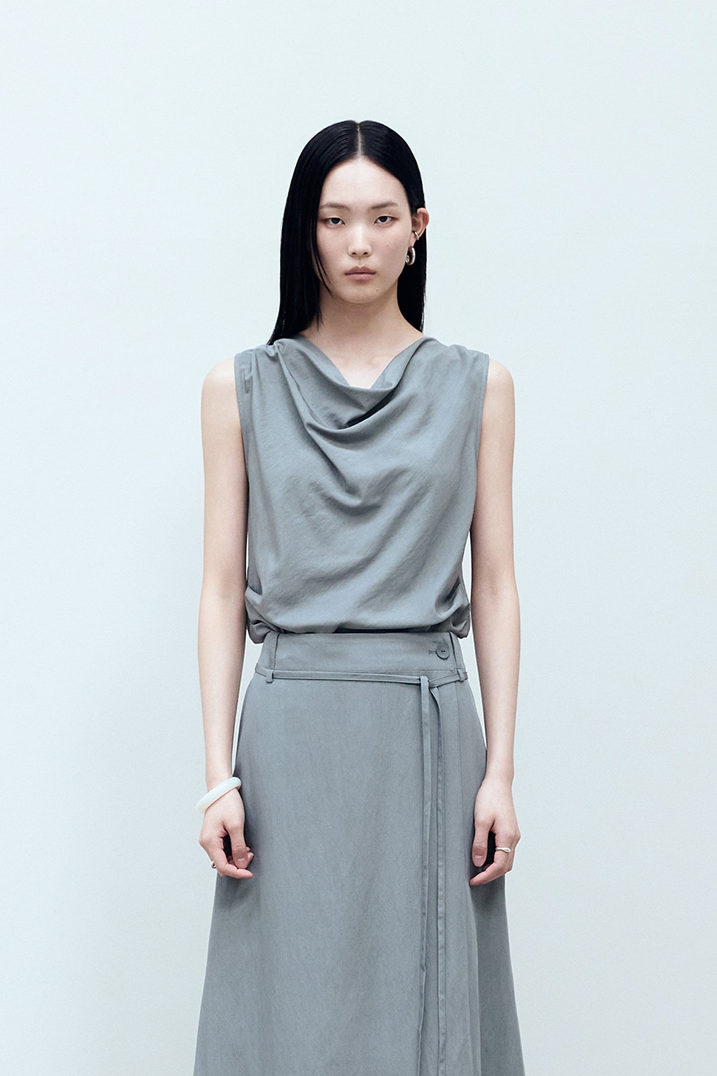 [BLOSSOM H COMPANY 2025SS] ALVIN COWL SLEEVELESS