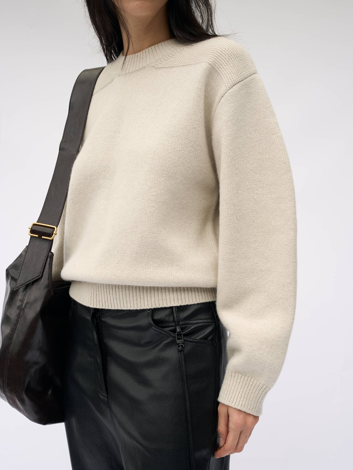 【MAGJAY 2025AW】Wool Curved Sleeve Knitwear