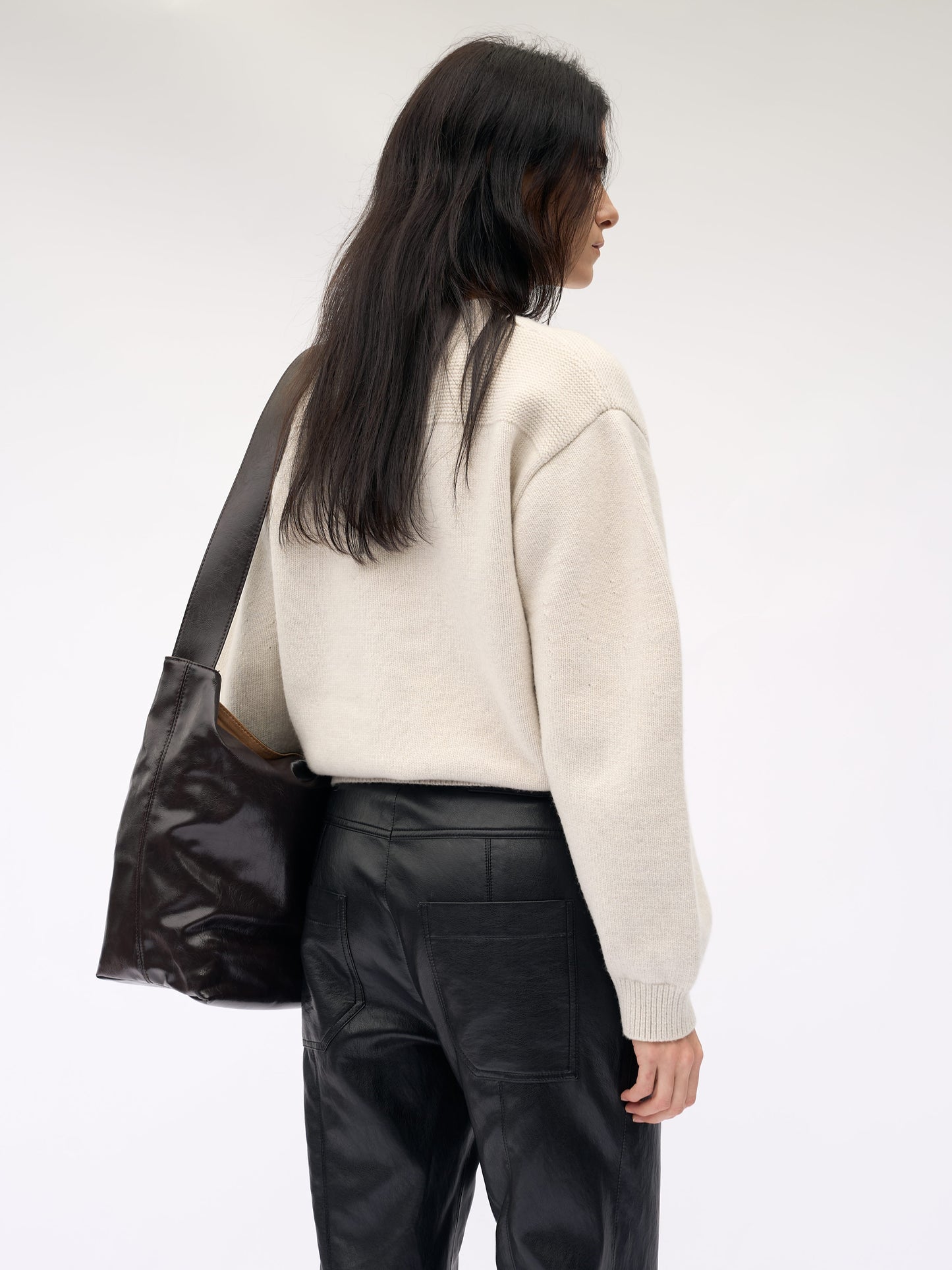 【MAGJAY 2025AW】Wool Curved Sleeve Knitwear