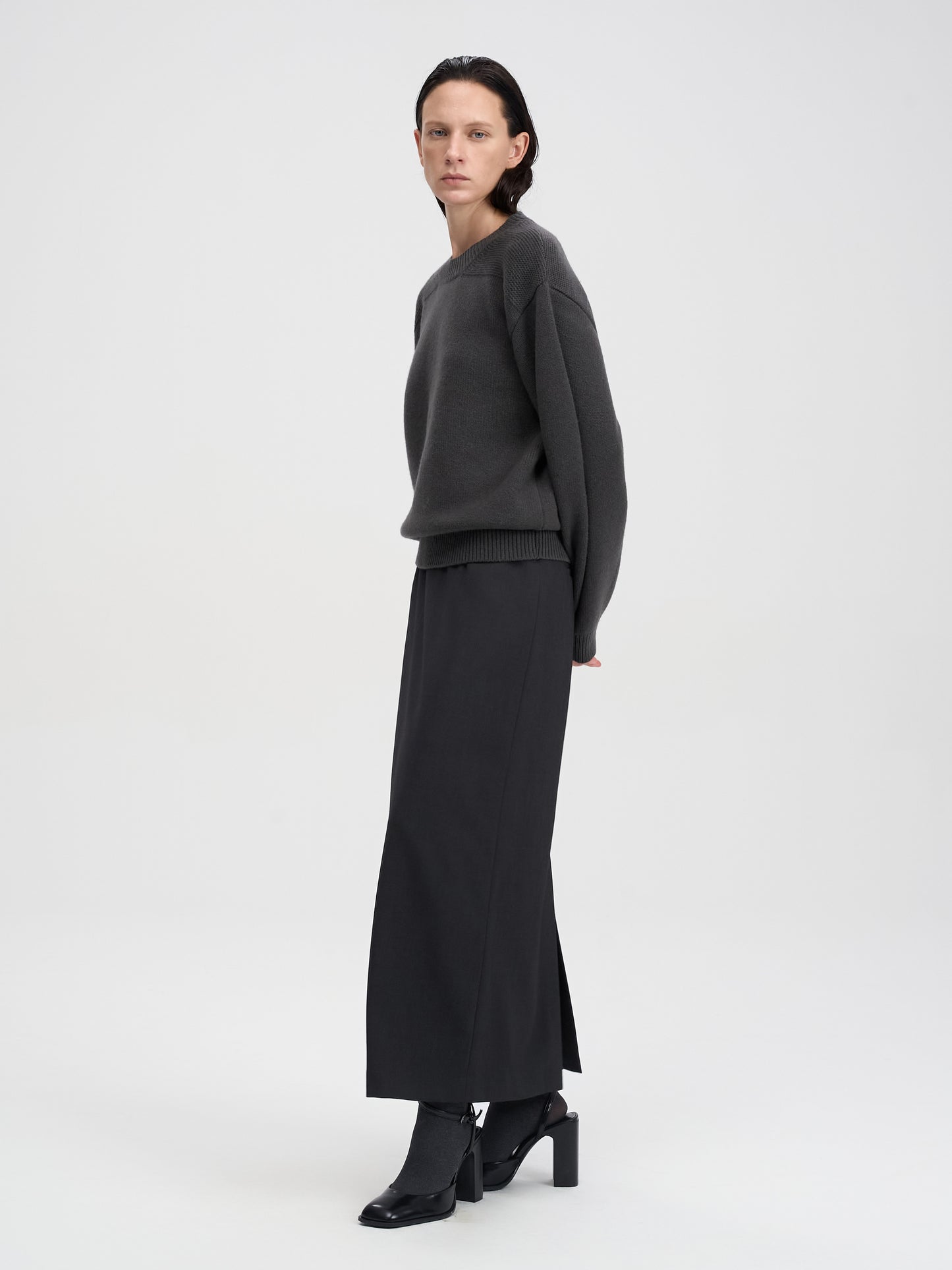 【MAGJAY 2025AW】Wool Curved Sleeve Knitwear