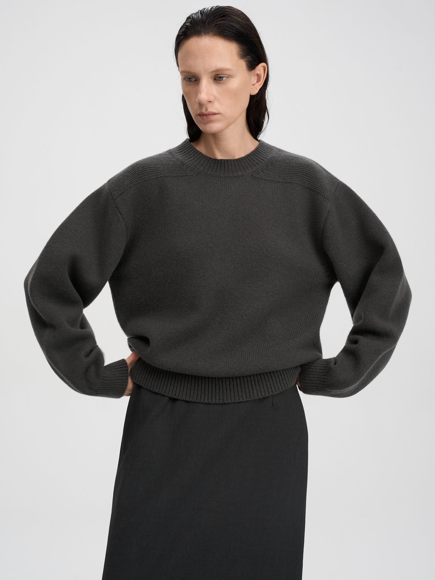 【MAGJAY 2025AW】Wool Curved Sleeve Knitwear