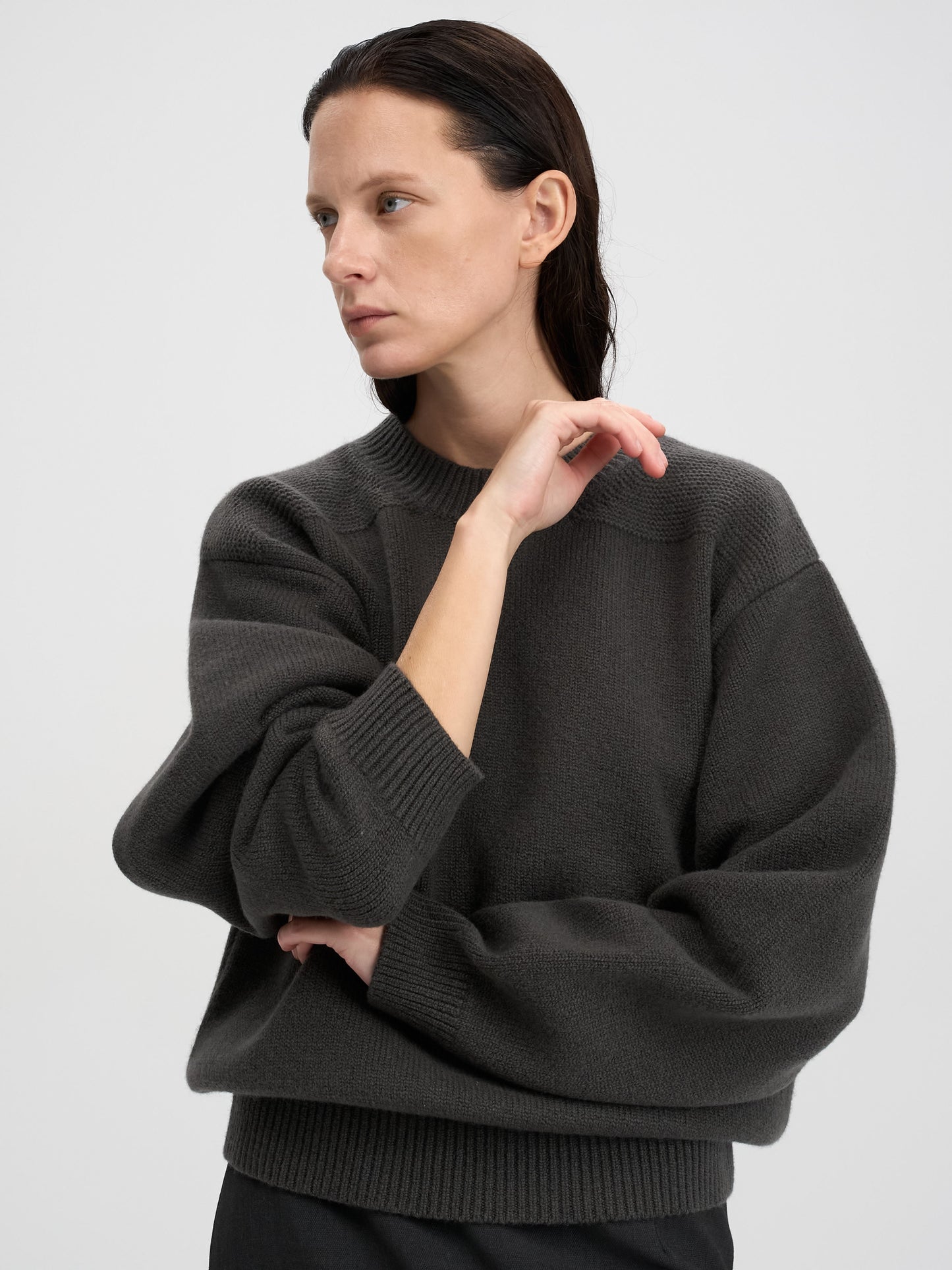 【MAGJAY 2025AW】Wool Curved Sleeve Knitwear