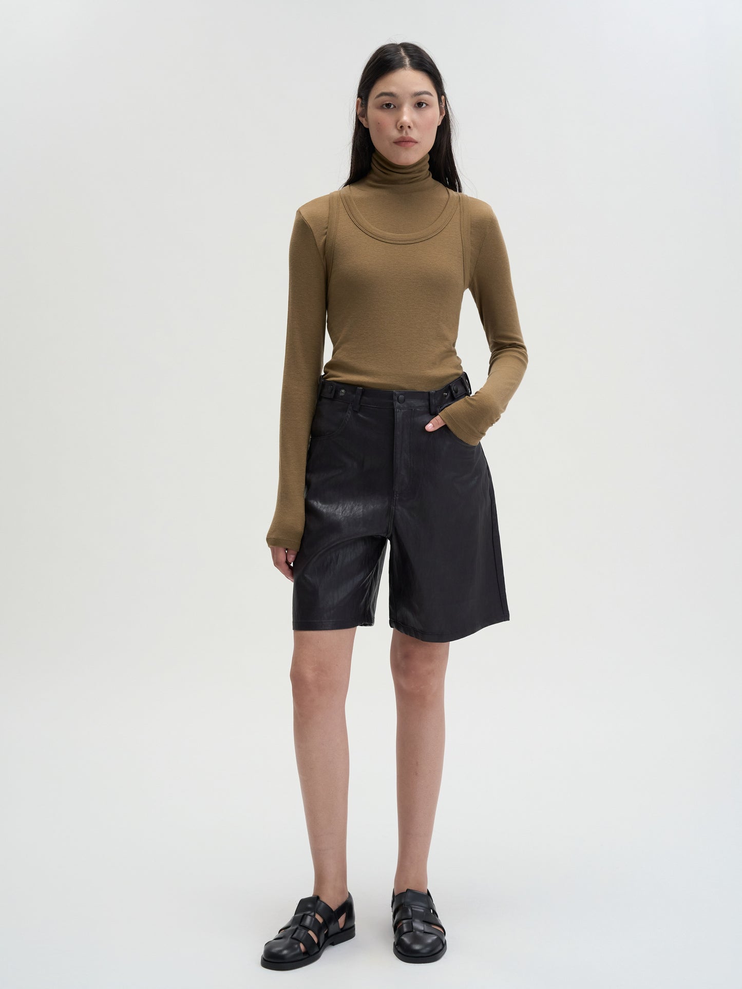 【MAGJAY 2025AW】Fake Leather Half Pants - Dark Brown