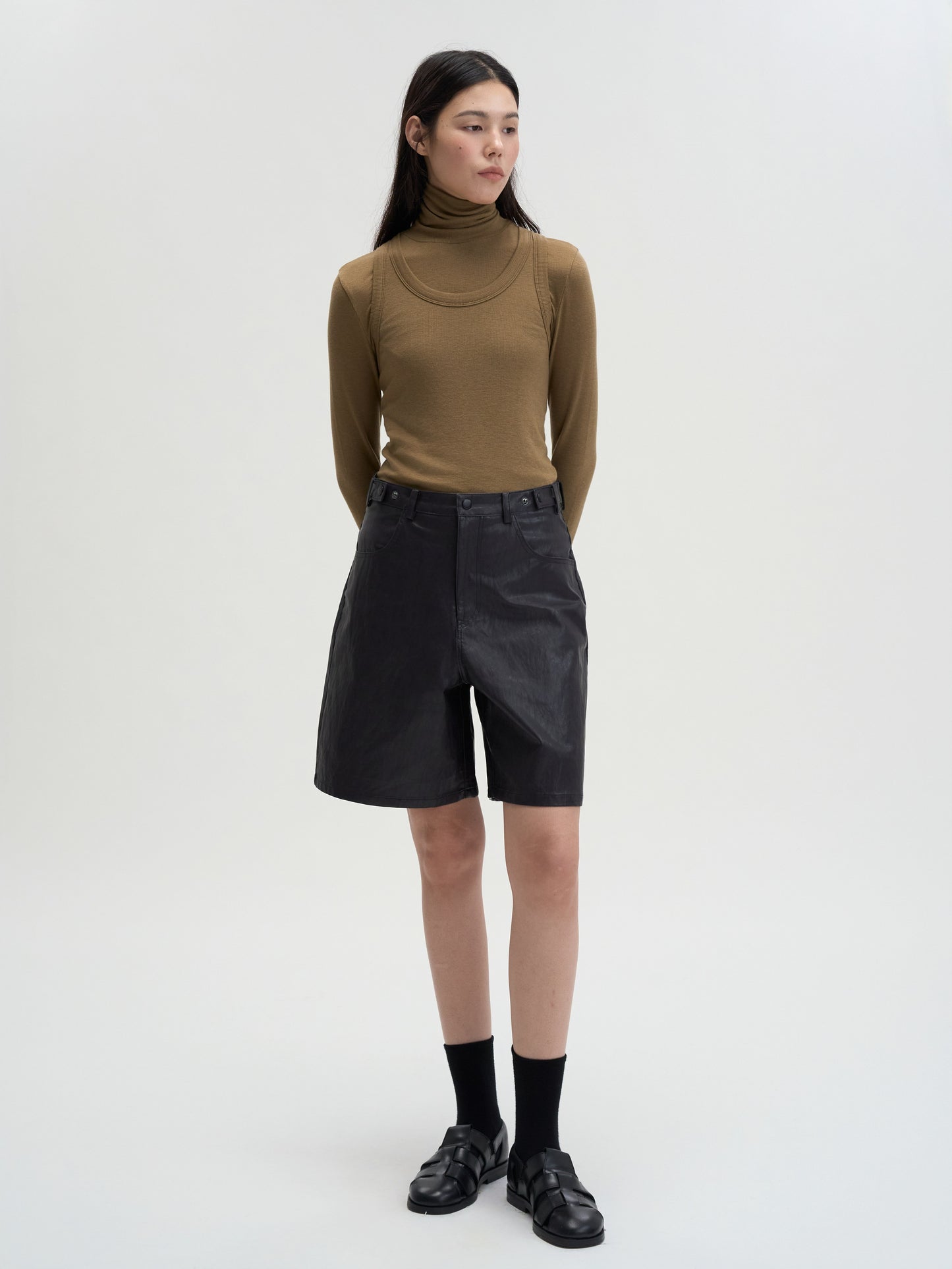 【MAGJAY 2025AW】Fake Leather Half Pants - Dark Brown