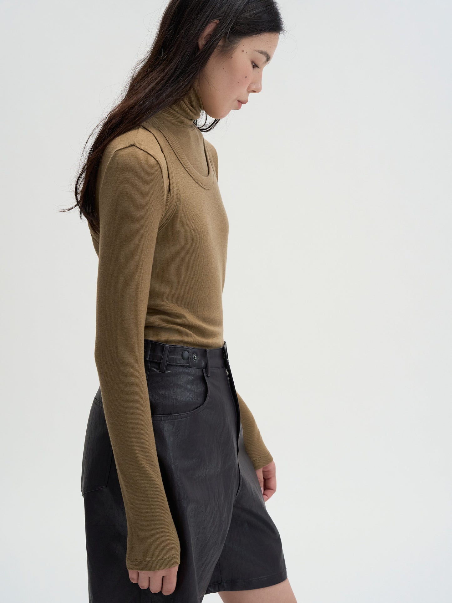 【MAGJAY 2025AW】Fake Leather Half Pants - Dark Brown