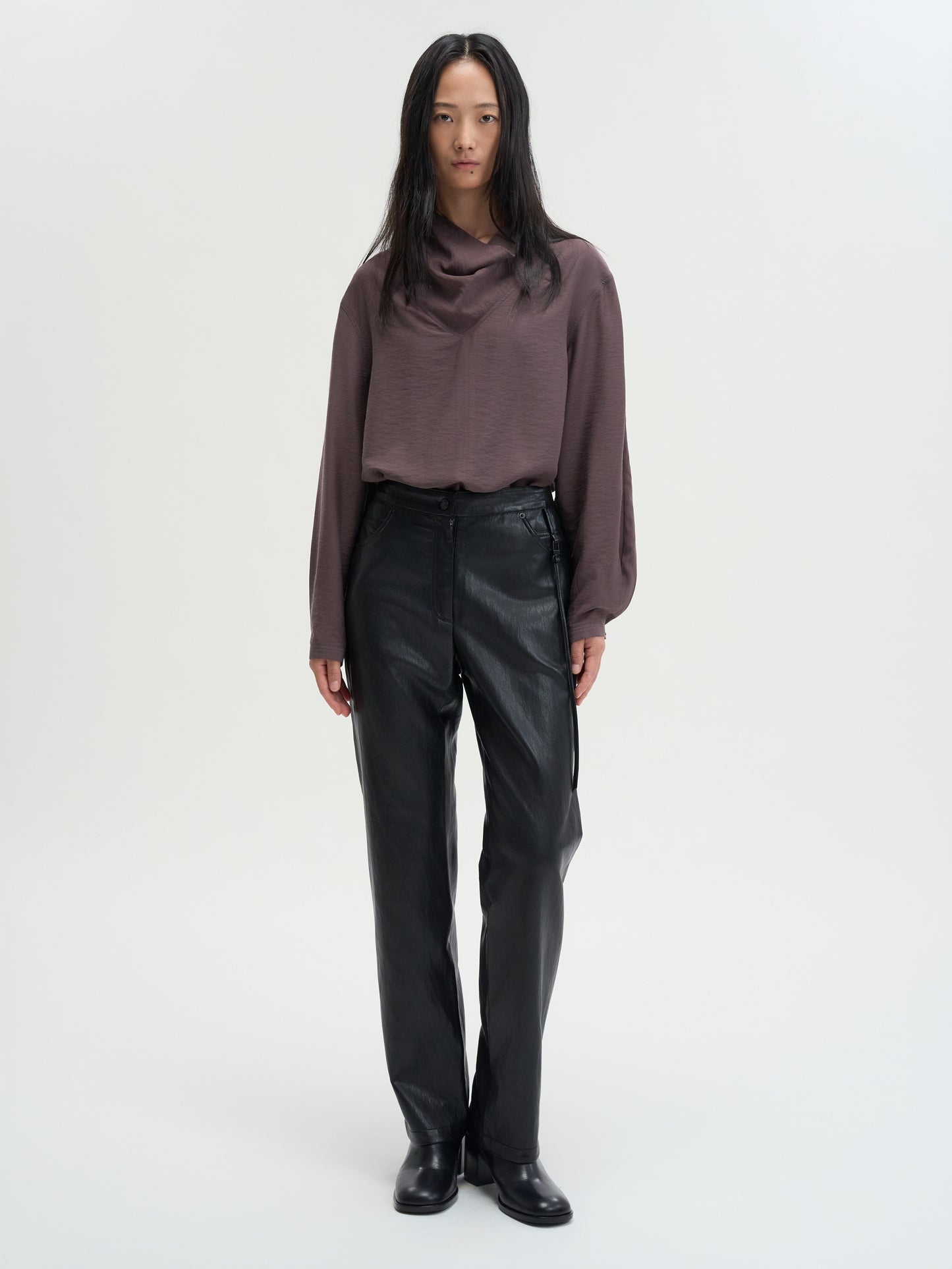 【MAGJAY 2025AW】Leather Straight Pants - Black
