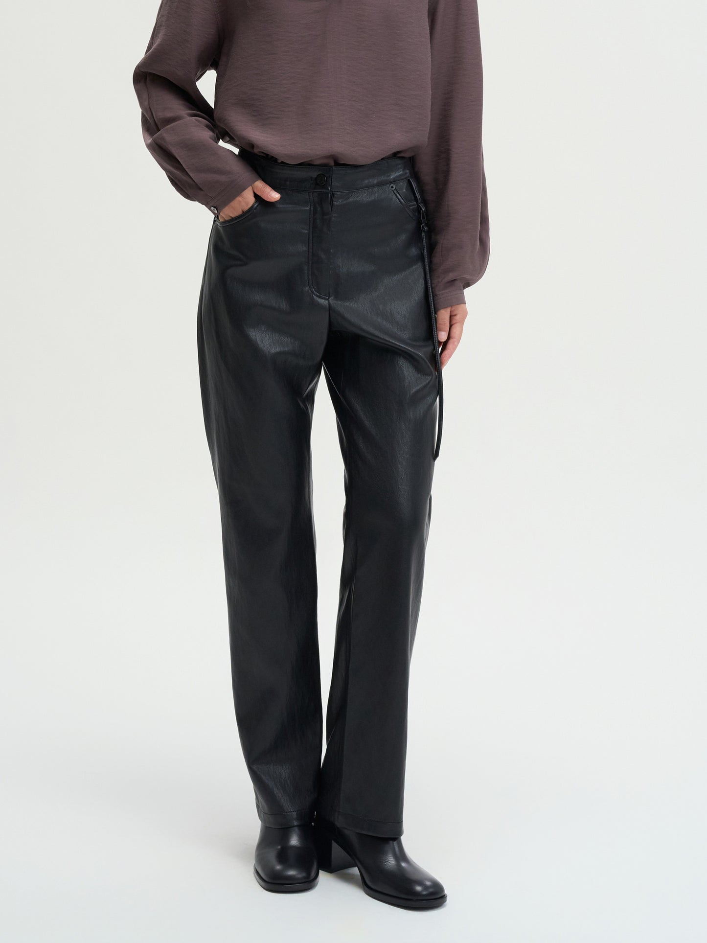 【MAGJAY 2025AW】Leather Straight Pants - Black