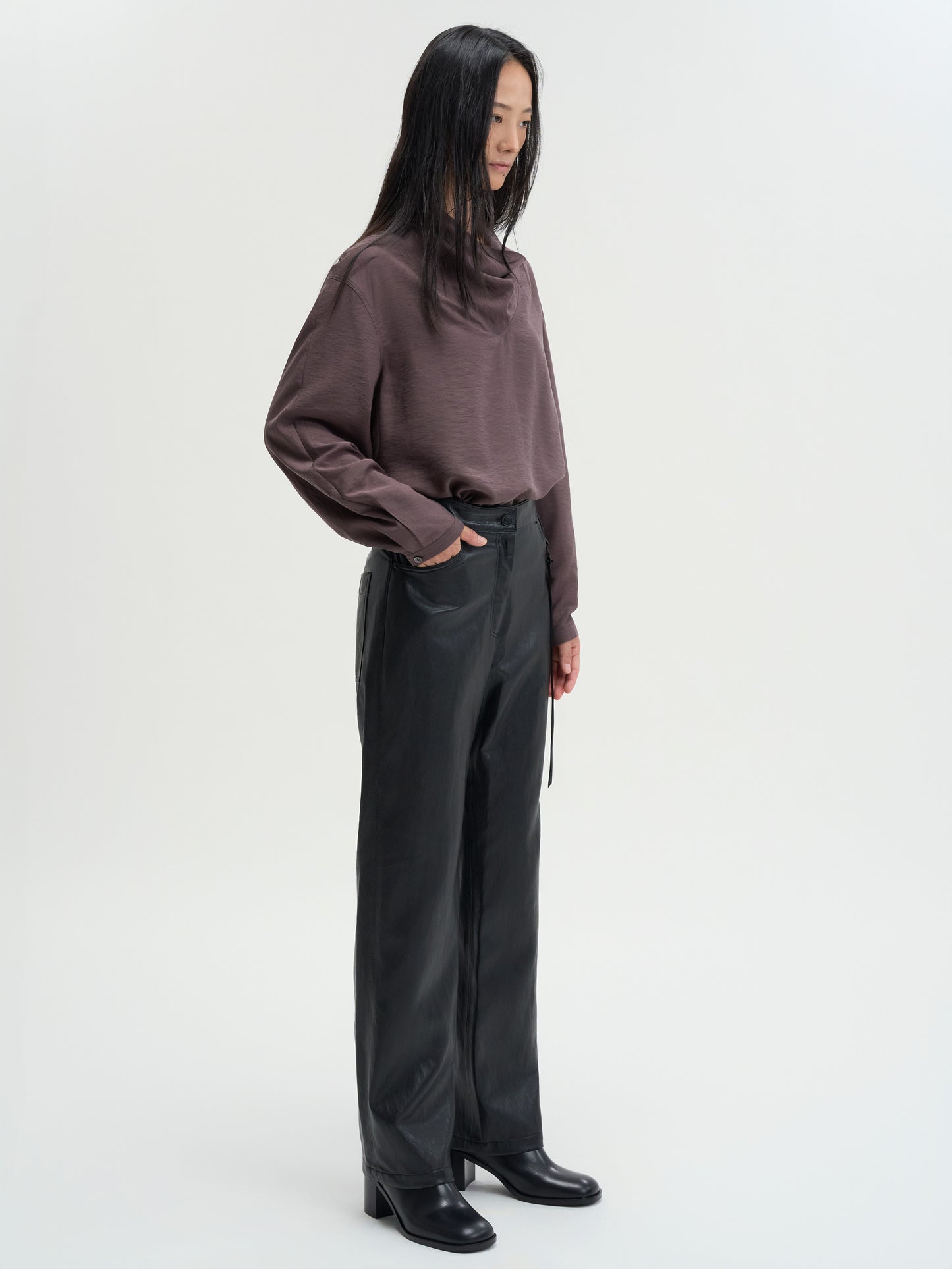 【MAGJAY 2025AW】Leather Straight Pants - Black