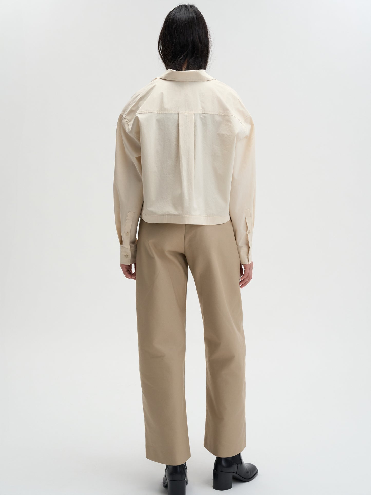 【MAGJAY 2025AW】Uno Soft Twisted Crop Shirt