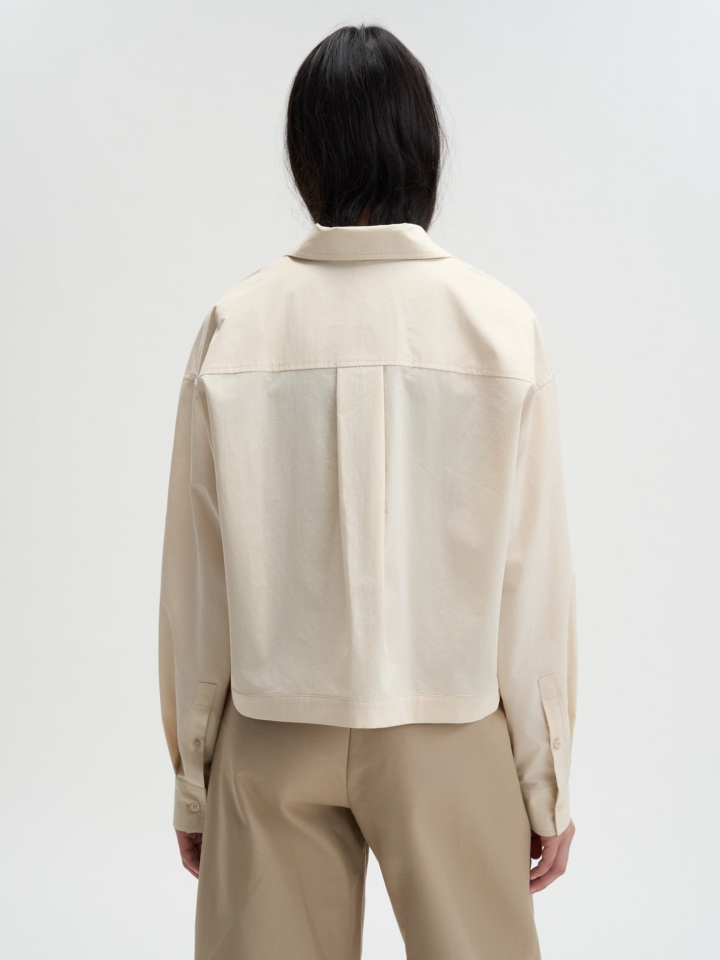 【MAGJAY 2025AW】Uno Soft Twisted Crop Shirt