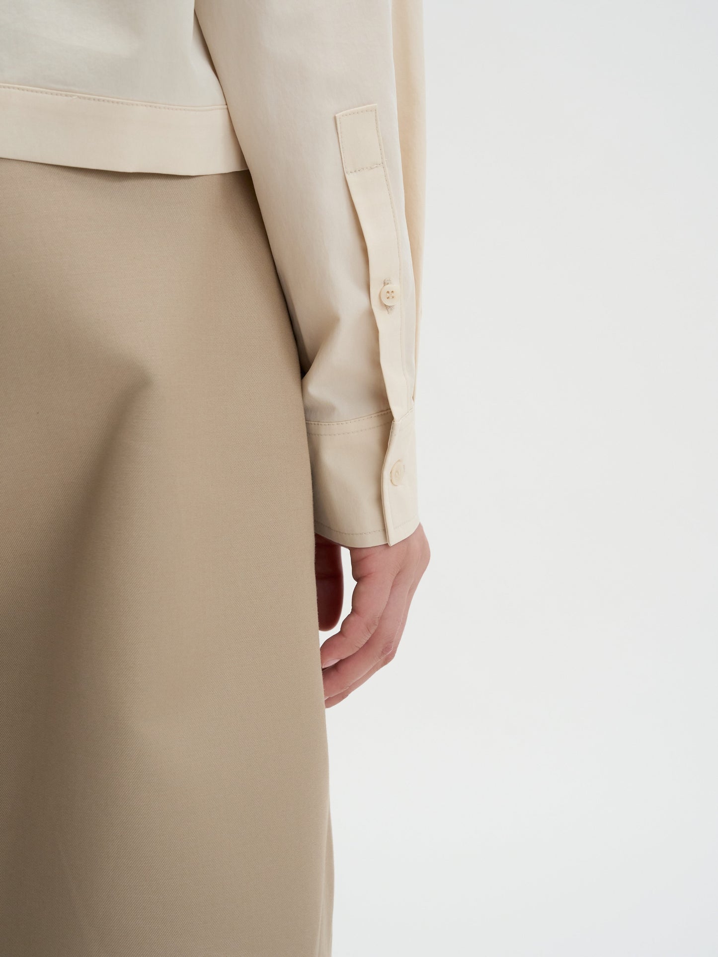 【MAGJAY 2025AW】Uno Soft Twisted Crop Shirt