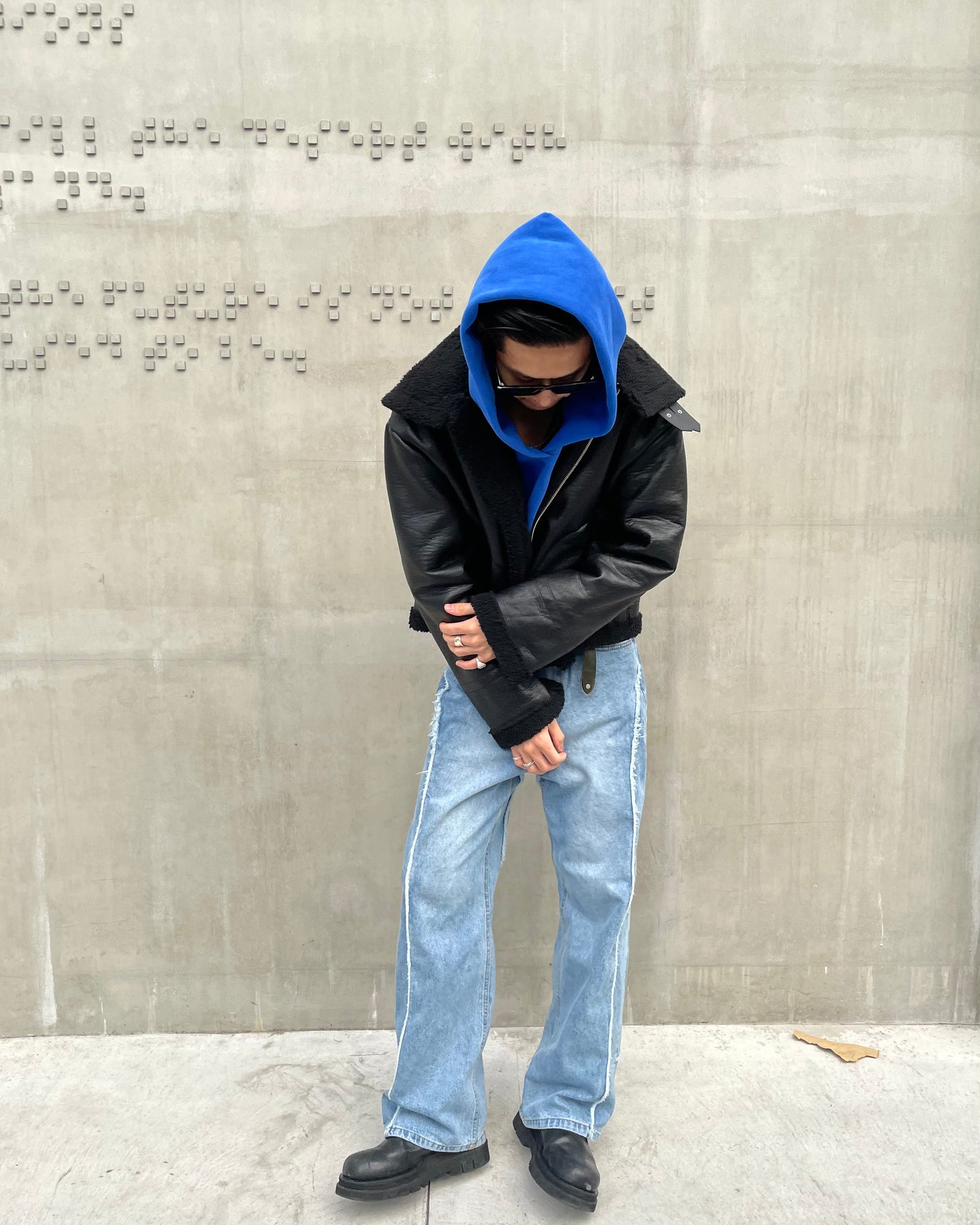 Emboss Cropped Hoodie-BLUE 